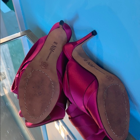 Neiman Marcus genuine leather heels - Picture 4 of 5